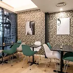 Hotel Eiffel Mademoiselle Parijs