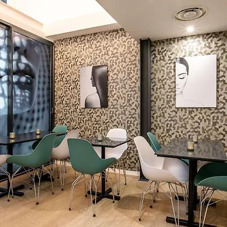 Hotel Eiffel Mademoiselle Paris