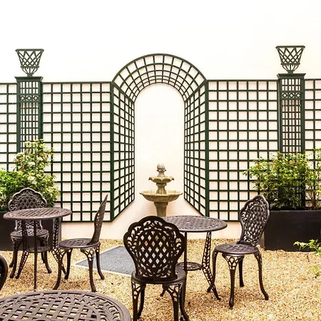 Hotel Eiffel Mademoiselle Paris