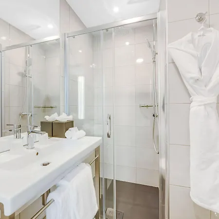 Eiffel Mademoiselle Paris