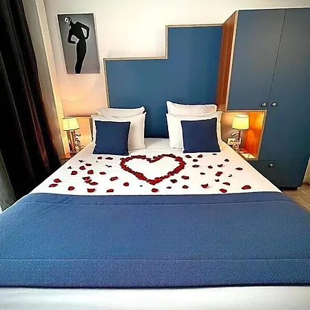 Eiffel Mademoiselle Отель 4*