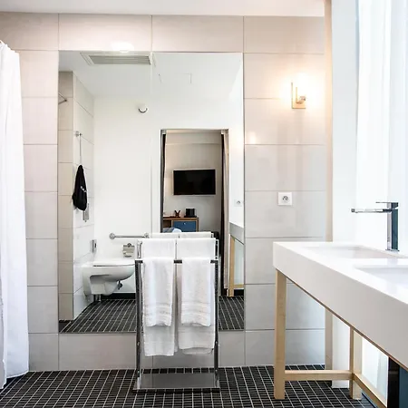 Eiffel Mademoiselle Отель 4*