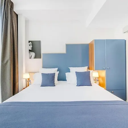 Hotel Eiffel Mademoiselle